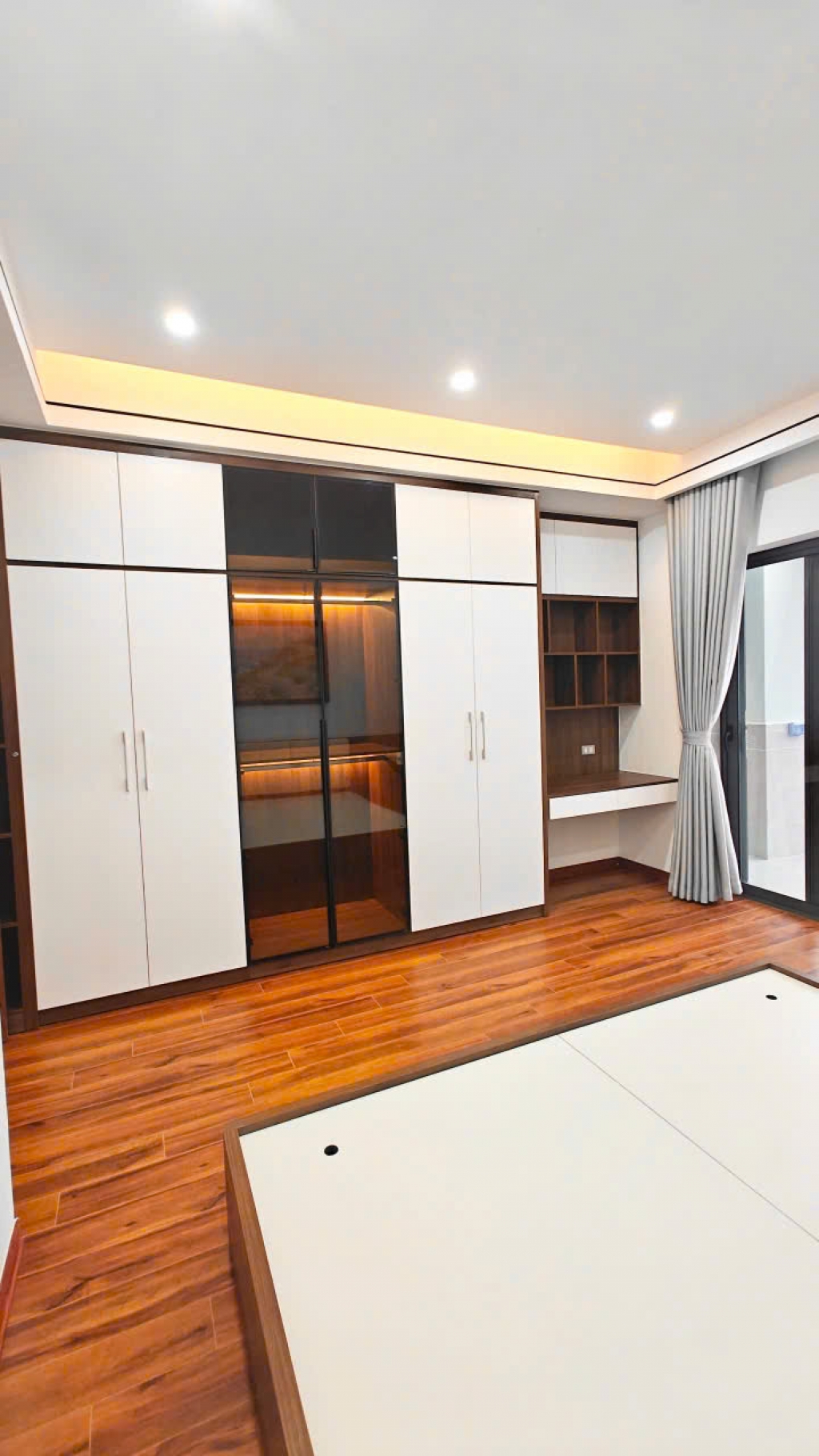 Tôi là chủ nhà!!!Cần bán gấp căn hộ chung cư 120 m2, 3 PN tòa D5A Trần Thái Tông, ban công Đông Nam