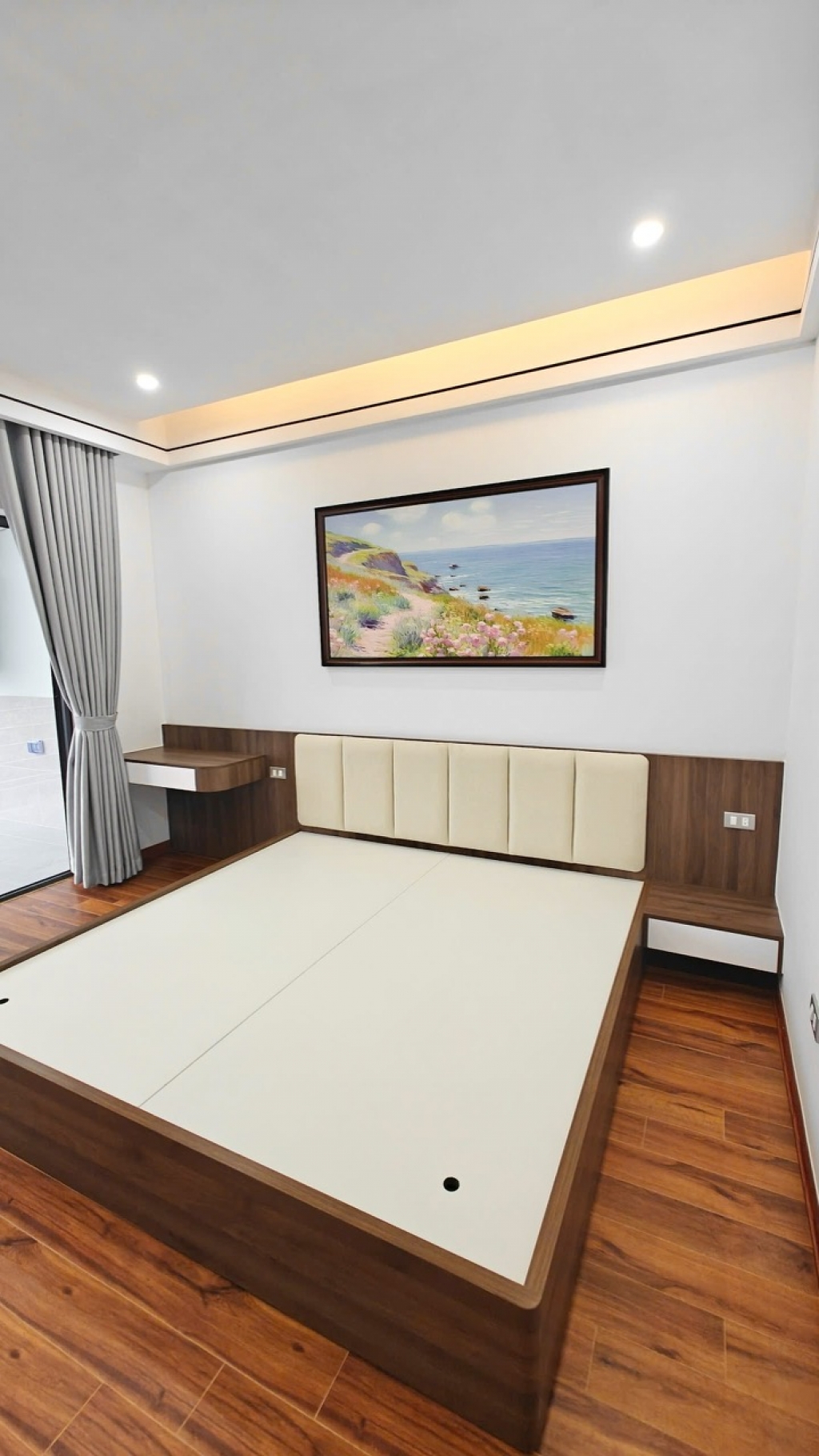 Tôi là chủ nhà!!!Cần bán gấp căn hộ chung cư 120 m2, 3 PN tòa D5A Trần Thái Tông, ban công Đông Nam