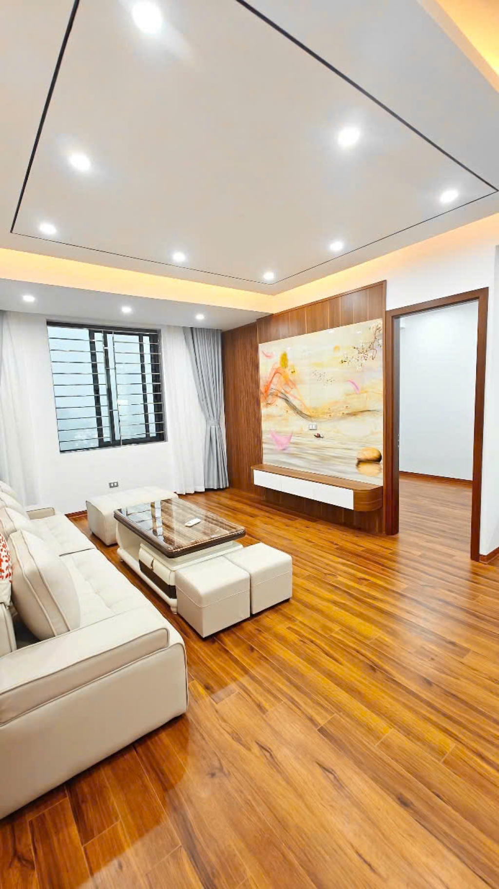 Tôi là chủ nhà!!! Cần bán căn hộ chung cư 90 m2,3 PN Tòa 4F Vũ Phạm Hàm - Trung Hòa;ban công Đông Nam