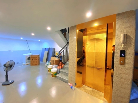 BÁN SIÊU PHẨM CCMINI – XUÂN ĐỈNH – HÀNG XÓM NGOẠI GIAO ĐOÀN – THANG MÁY – NHÀ MỚI KÍNH KOONG – 10 PHÒNG FULL NỘI THẤT